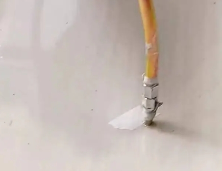 朔州市瓷砖空鼓维修公司专业解答在瓷砖铺贴过程中，如果使用的砂料过粗（如全部使用了粗砂），可能会导致以下问题